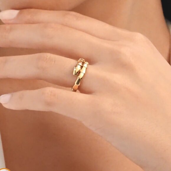 Bvlgari Serpenti Viper 18K Yellow Gold Wrap Ring. - Picture 2 of 9